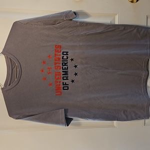 Men's gray Under Armour t-shirt